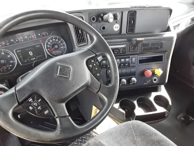 2019 NAVISTAR INTERNATIONAL LT625 DAYCAB T/A