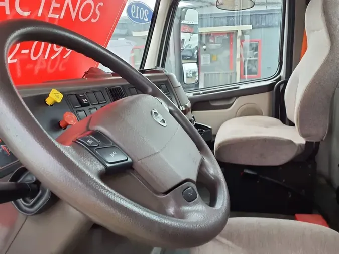2018 VOLVO VNL64TRACTOR
