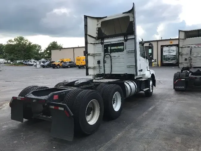 2018 Volvo VNL64300