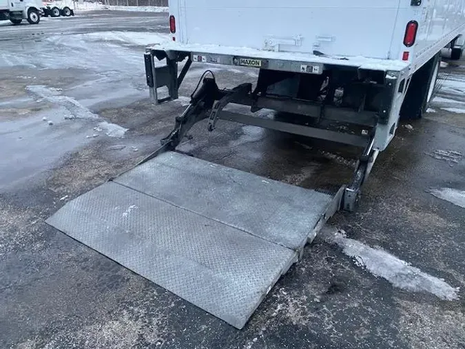 2022 Freightliner Business Class M2 106