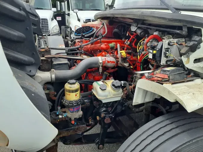2016 FREIGHTLINER M2 106
