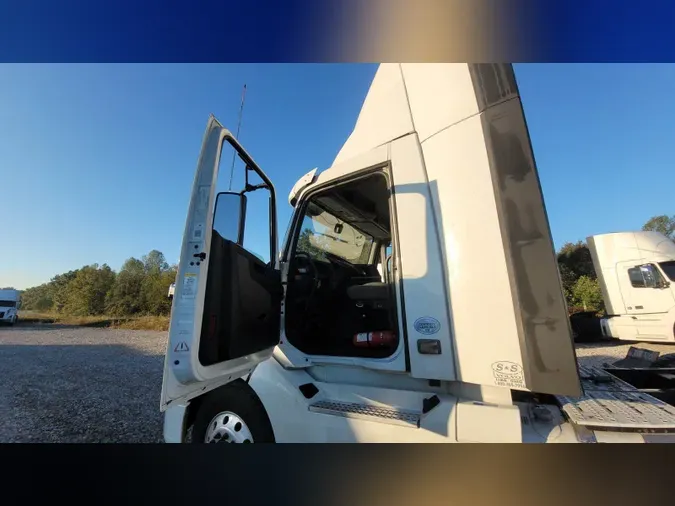 2019 Volvo VNL300