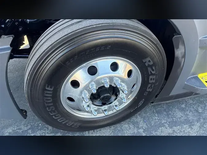 2022 FREIGHTLINER CA126