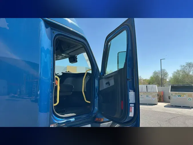 2022 Freightliner Cascadia