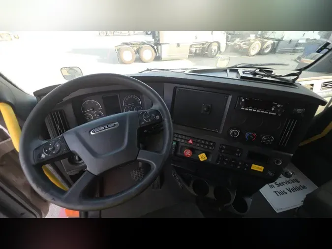 2023 Freightliner Cascadia 126