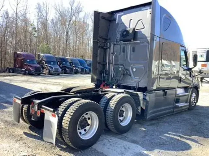 2023 Freightliner Cascadia