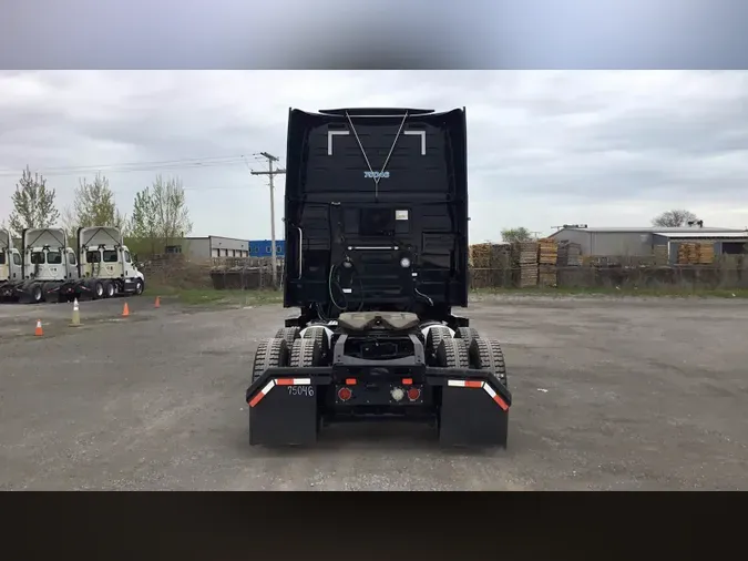 2022 Volvo VNL860