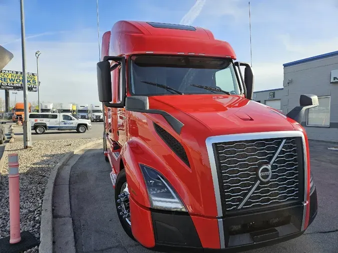 2024 VOLVO VNL64T860