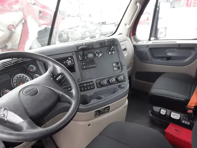 2017 FREIGHTLINER/MERCEDES CASCADIA 125