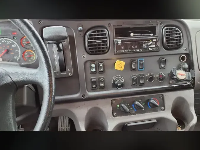 2018 FREIGHTLINER/MERCEDES M2 106