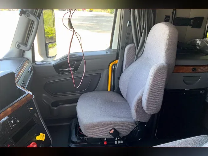 2021 INT LT625 6x4