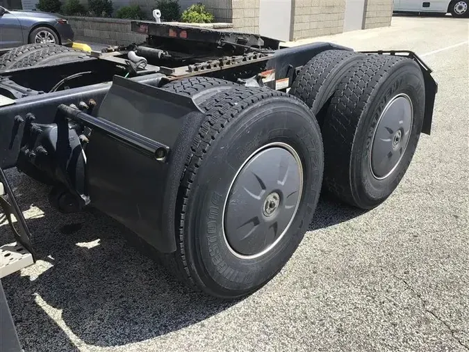 2020 FREIGHTLINER CA126