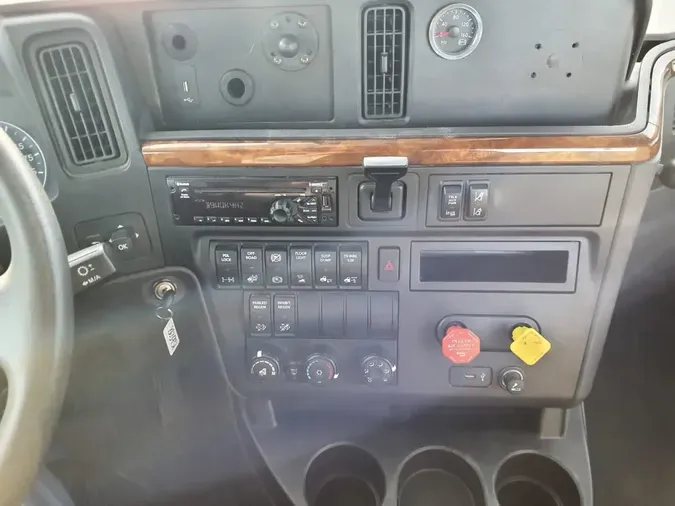 2019 NAVISTAR INTERNATIONAL LT625 DAYCAB T/A