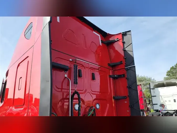 2023 FREIGHTLINER CA126