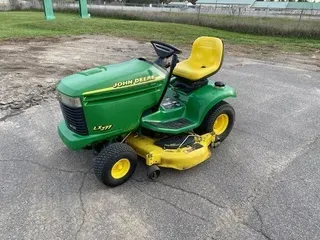 2001 John Deere LX277