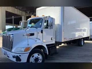 2016 Peterbilt 330