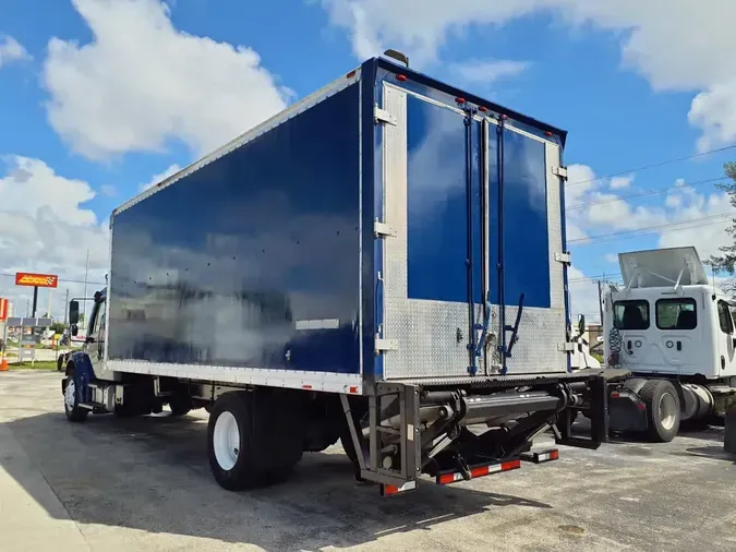 2014 FREIGHTLINER/MERCEDES M2 106