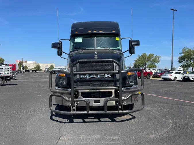 2025 MACK AN64T70