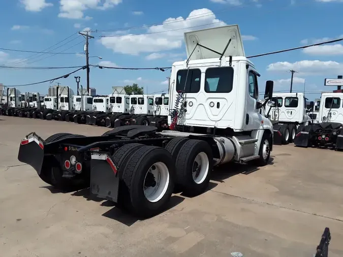 2019 FREIGHTLINER CASCADIA 125
