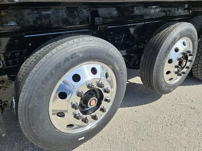 2019 MACK GR64F