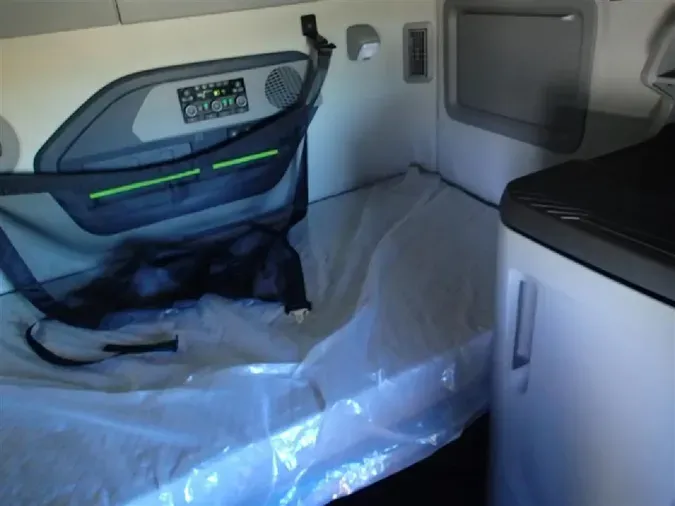 2025 VOLVO VNL64T860