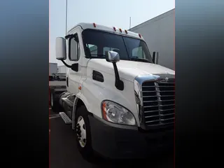 2017 FREIGHTLINER/MERCEDES CASCADIA 113