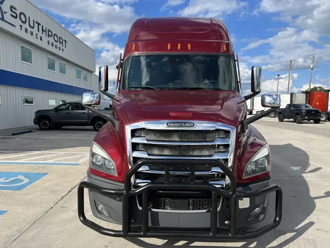 2021 Freightliner Cascadia 126