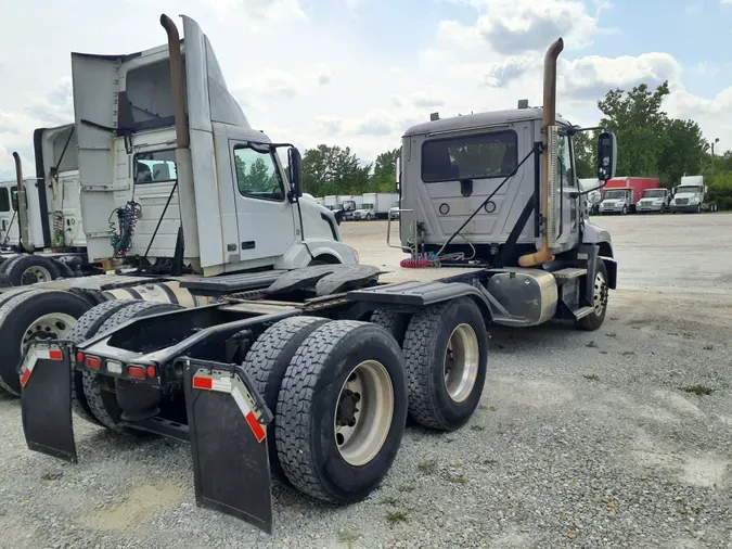 2017 MACK TRUCKS, INC. CXU600