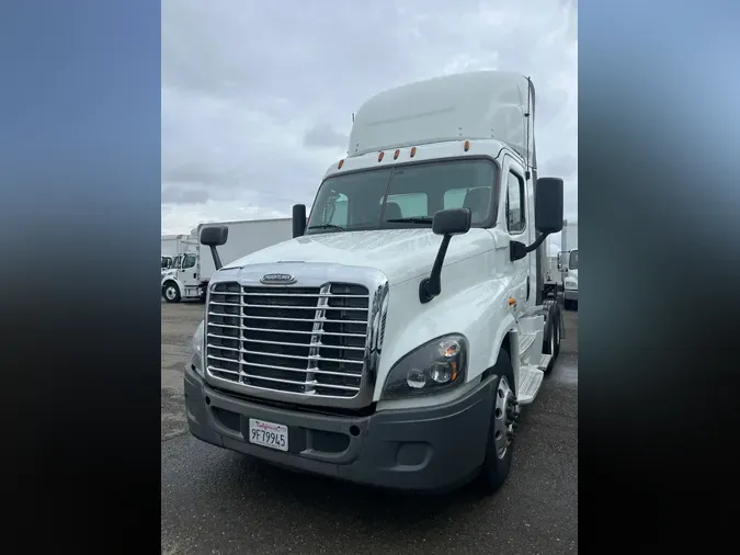 2018 FREIGHTLINER/MERCEDES CASCADIA 12538d07e58fe50a877e81d640cd0931266