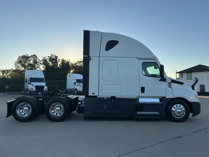 2023 Freightliner Cascadia38d086be7e04259e1b27340137bb28e2