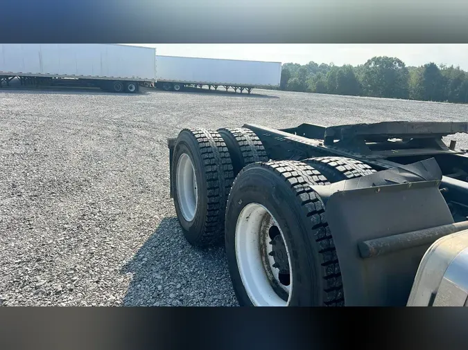 2017 Volvo VNL300