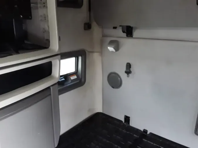 2020 VOLVO VNL64T-760
