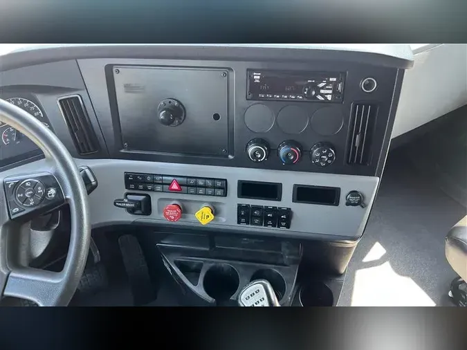 2021 FREIGHTLINER CA126