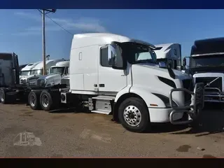 2020 VOLVO VNR62T640