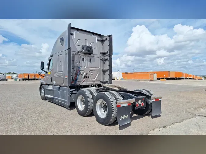 2023 Freightliner Cascadia 126