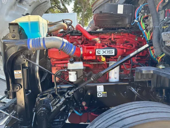 2022 Kenworth T68038e6336c8ff9c222ccb2af3b155a814d