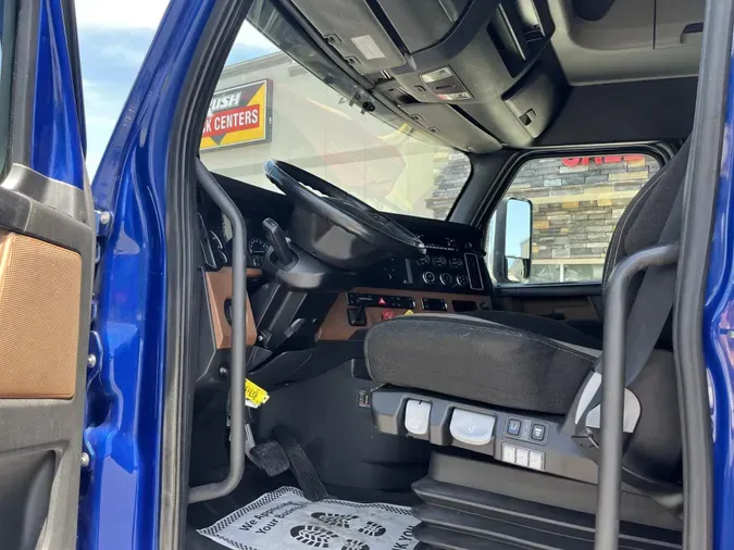 2023 Freightliner Cascadia