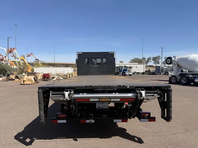 2019 Peterbilt 330