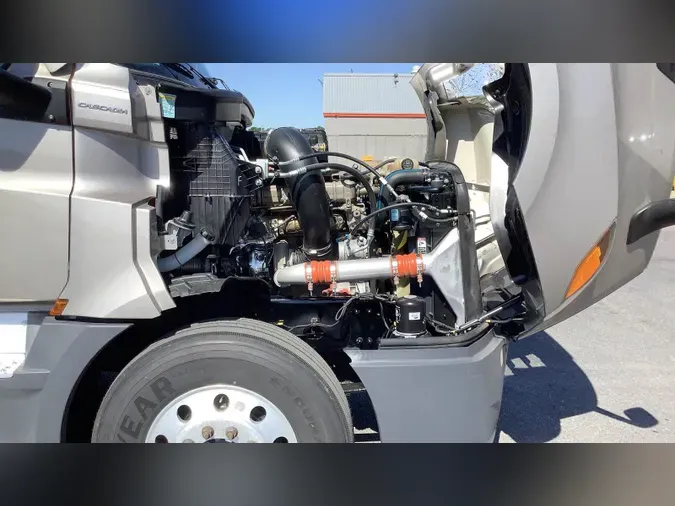 2025 Freightliner Cascadia 126