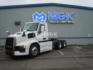 2026 MACK Pioneer Daycab