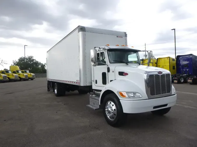 2021 Peterbilt 337