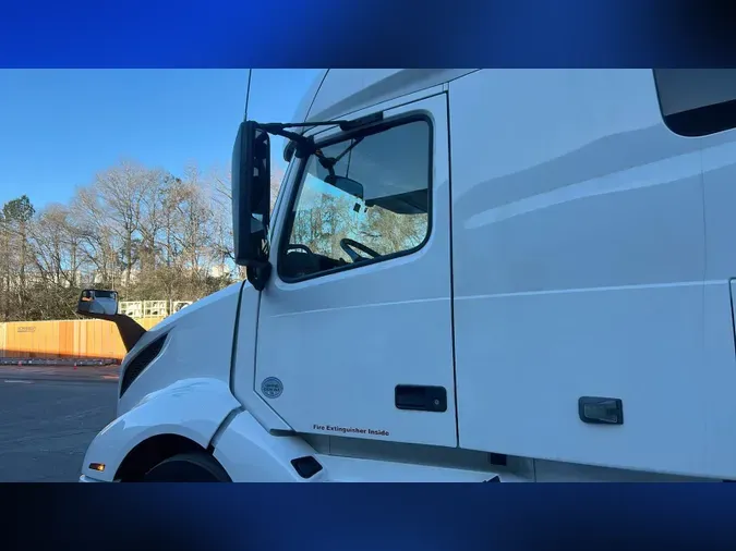 2023 Volvo VNL 760