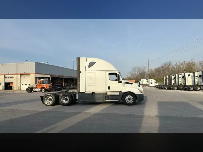 2022 Freightliner Cascadia 12638f398a1295091b53afb425c28c7765d