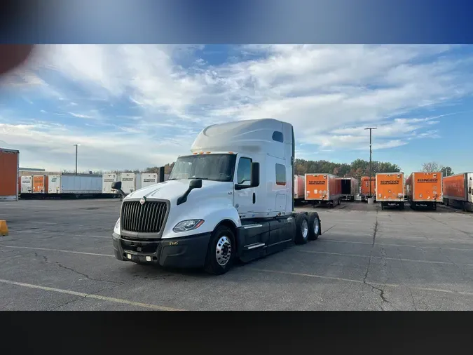2022 International LT