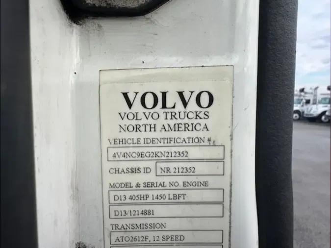 2019 VOLVO VNL64T-30038fb234e65cd35f8d905a099977aea35