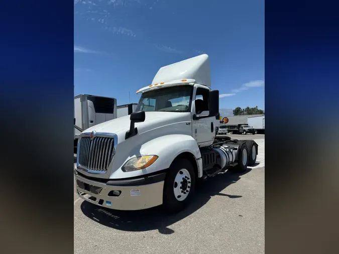 2019 NAVISTAR INTERNATIONAL LT625 DAYCAB T/A
