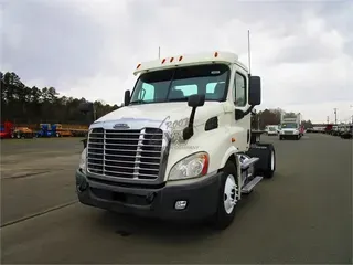 2011 FREIGHTLINER CASCADIA 113