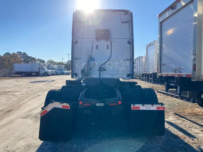 2018 FREIGHTLINER/MERCEDES NEW CASCADIA 126