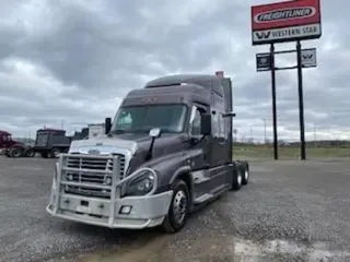 2015 Freightliner CASCADIA 125