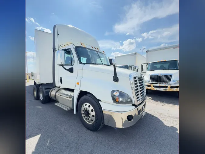 2018 FREIGHTLINER/MERCEDES CASCADIA 1253905c14d20eb2ddf0ff133661953a94e